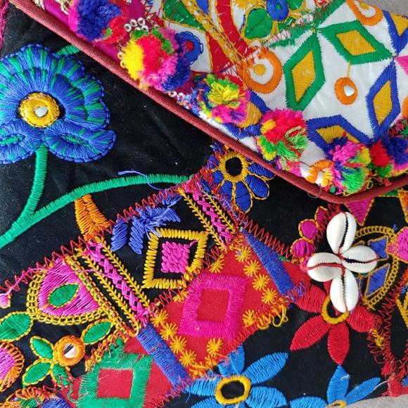 Boho embroidered crossbody bag - Picture 4 of 8